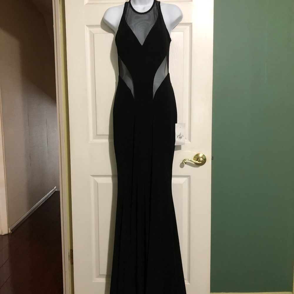 NWT size 6 Betsy and Adam black gown